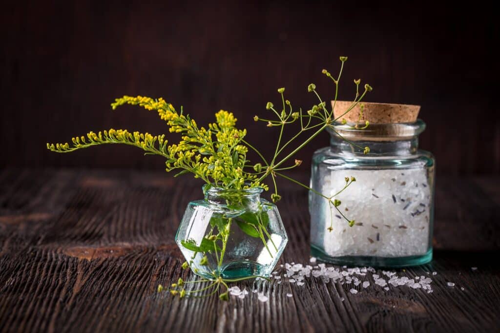 Zlatobýl bylinná sůl