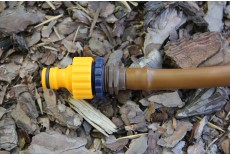 Přípojka pro kapkovací a distribuční hadici 16 mm na vodovodní hadici 3/4 ” závit