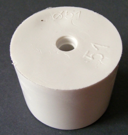 Kvasná gumová zátka 51/47